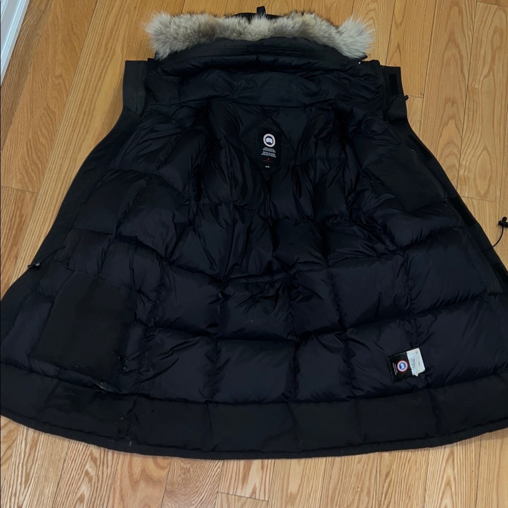 AUTHENTIC Canada Goose Black Coat style jacket HARRY ROSEN
